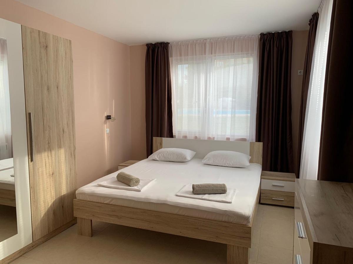 Villa Rouge - Apartment Victoria Sozopol Esterno foto