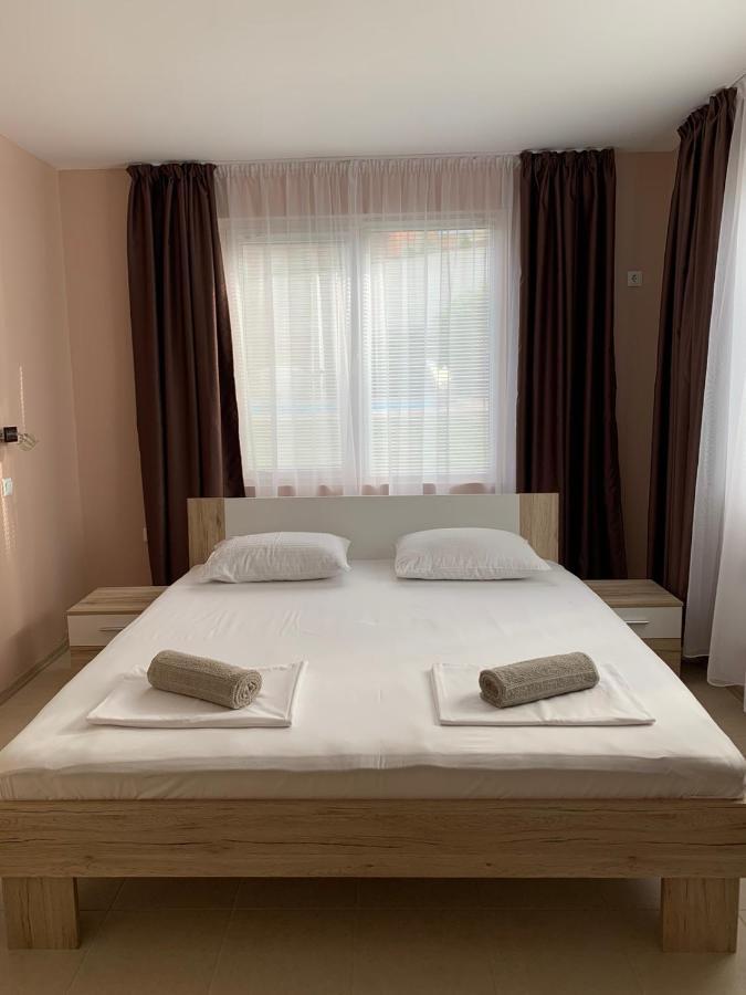 Villa Rouge - Apartment Victoria Sozopol Esterno foto