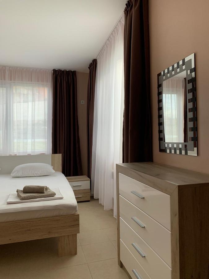 Villa Rouge - Apartment Victoria Sozopol Esterno foto